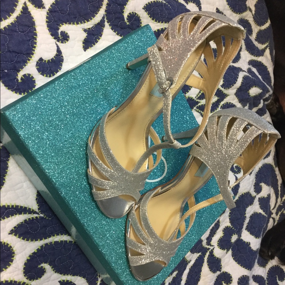 Betsy Johnson Blue Label T Strap Sandle